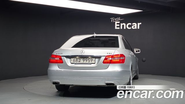 Mercedes-Benz E-Class (W212) E220 CDI Avantgarde 2012 — фото 4