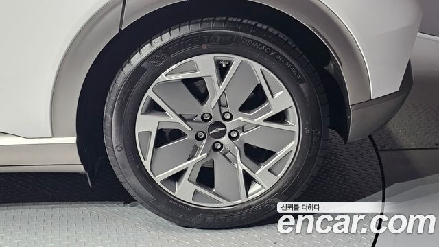 Genesis GV60 Standard 2023 — фото 27