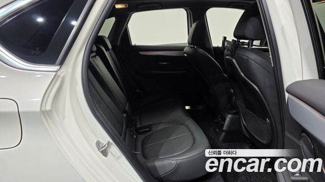 BMW 2 Series Active Tourer (F45) Sport 2020 — фото 12