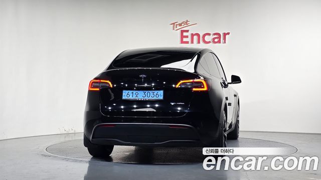 Tesla Model Y Long Range AWD 2022 — фото 4
