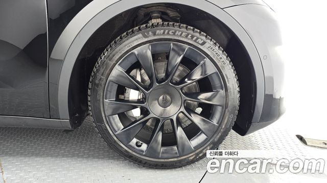 Tesla Model Y Long Range AWD 2022 — фото 27