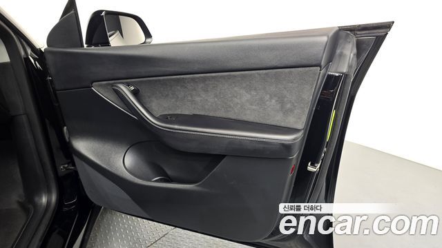 Tesla Model Y Long Range AWD 2022 — фото 30