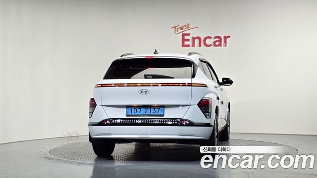 Hyundai Kona Electric (SX2) Long Range Premium 2023 — фото 4