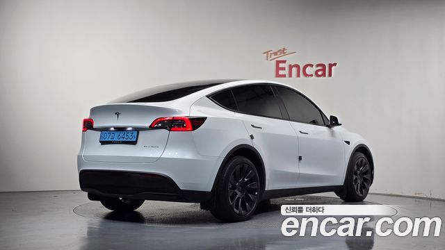 Tesla Model Y Long Range AWD 2024 — фото 2