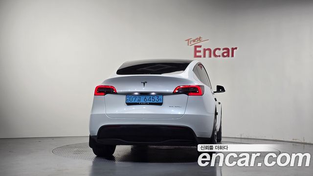 Tesla Model Y Long Range AWD 2024 — фото 4