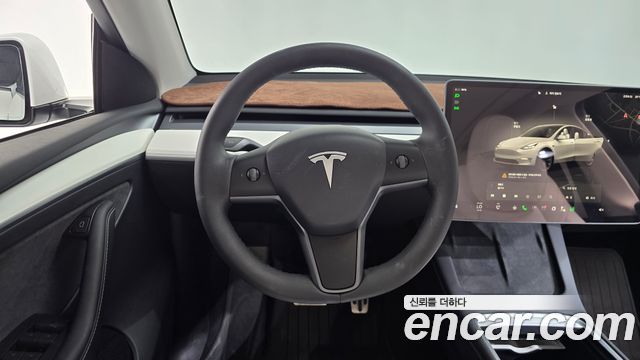 Tesla Model Y Long Range AWD 2024 — фото 17