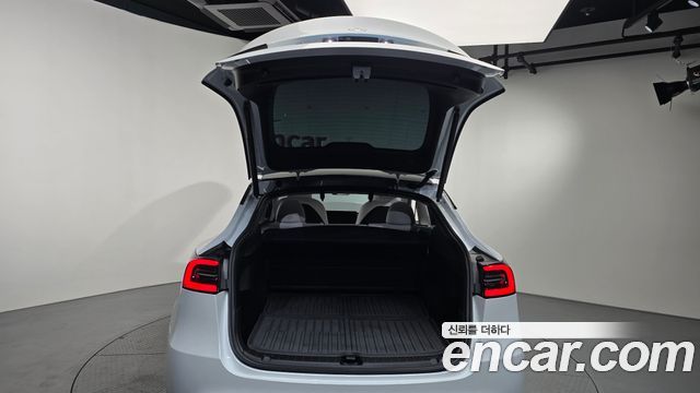 Tesla Model Y Long Range AWD 2024 — фото 22