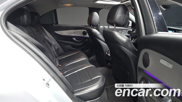 Mercedes-Benz E-Class (W213) E300 Avantgarde 2019 — фото 12
