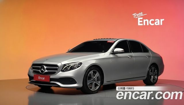 Mercedes-Benz E-Class (W213) E300 Avantgarde 2019 — фото 1