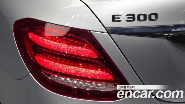 Mercedes-Benz E-Class (W213) E300 Avantgarde 2019 — фото 23
