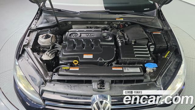 Volkswagen Golf (VII) 2.0 TDI Premium 2016 — фото 6