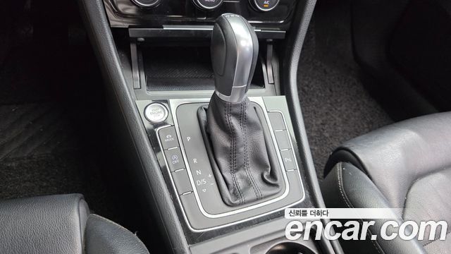 Volkswagen Golf (VII) 2.0 TDI Premium 2016 — фото 9
