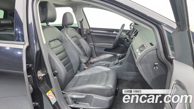 Volkswagen Golf (VII) 2.0 TDI Premium 2016 — фото 12