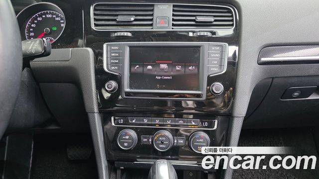 Volkswagen Golf (VII) 2.0 TDI Premium 2016 — фото 14