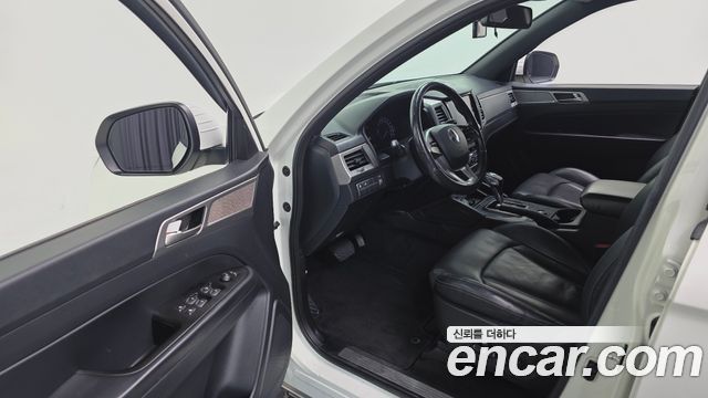 KG Mobility (SsangYong) Rexton Sports Khan Diesel 2.2 4WD Professional X (5-Link) 2019 — фото 11