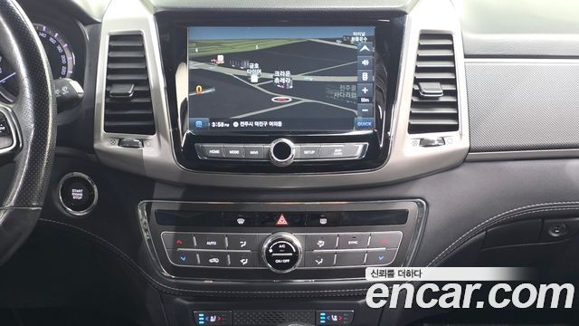 KG Mobility (SsangYong) Rexton Sports Khan Diesel 2.2 4WD Professional X (5-Link) 2019 — фото 16