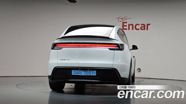 Tesla Model Y L Long Range AWD 2026 — фото 4