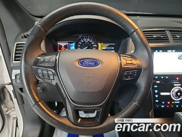 Ford Explorer 2.3 Limited 4WD 5th 2017 — фото 9