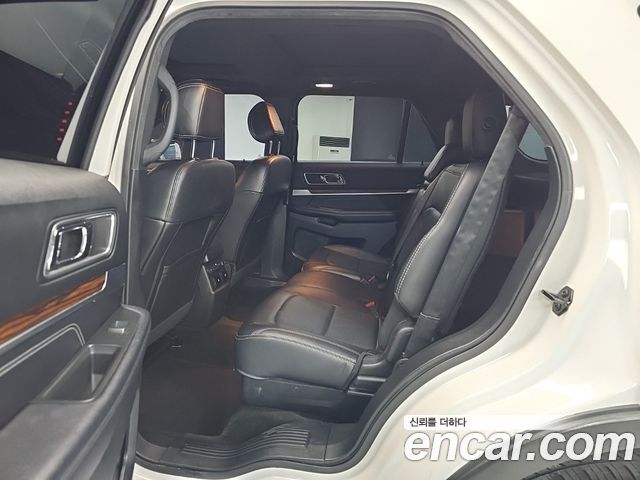 Ford Explorer 2.3 Limited 4WD 5th 2017 — фото 16