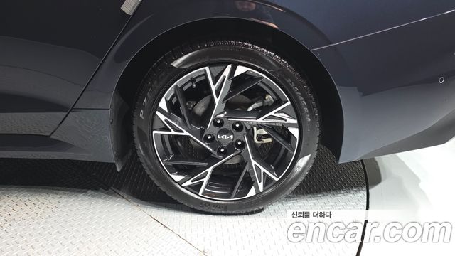 Kia K5 Hybrid (III) Signature 2024 — фото 21