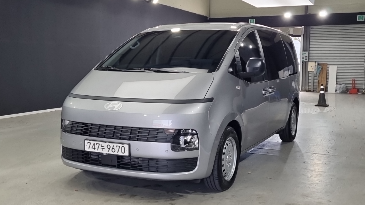 Hyundai Staria L3.5 Tourer 11-Seater Smart 2026 — фото 1