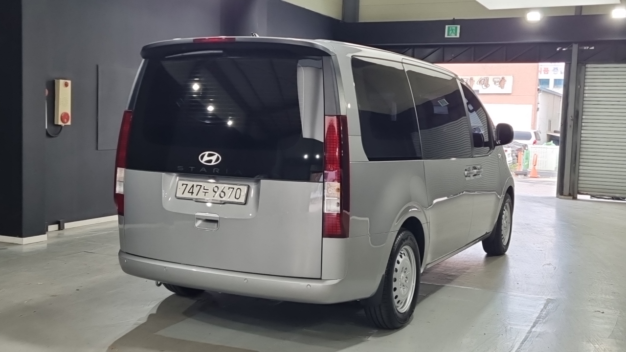Hyundai Staria L3.5 Tourer 11-Seater Smart 2026 — фото 2
