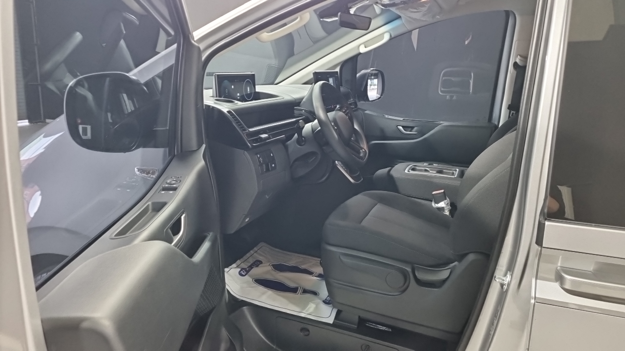 Hyundai Staria L3.5 Tourer 11-Seater Smart 2026 — фото 10