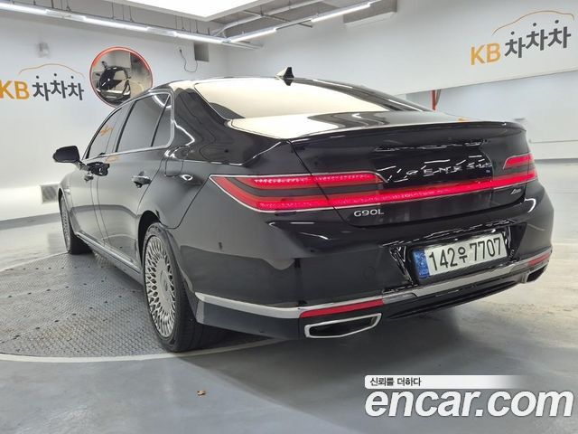 Genesis G90 5.0 AWD Limousine Prestige 2021 — фото 2