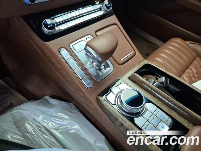 Genesis G90 5.0 AWD Limousine Prestige 2021 — фото 8