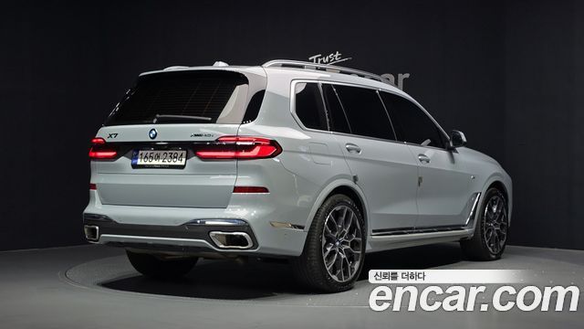 BMW X7 (G07) xDrive 40i M Sport 7STR 2024 — фото 2