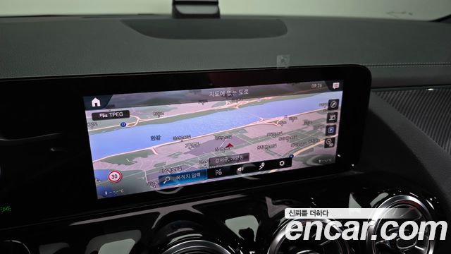 Mercedes-Benz GLA-Class (H247) GLA250 4MATIC 2023 — фото 15
