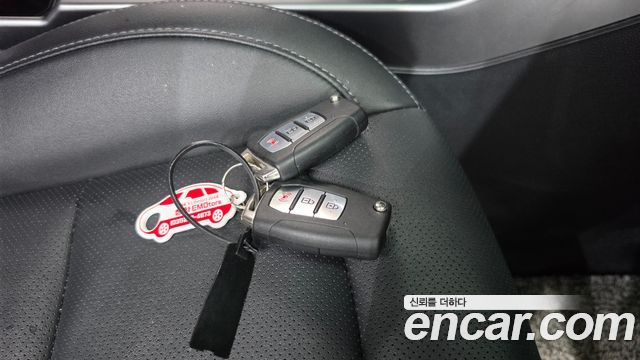 KG Mobility (SsangYong) Beautiful Korando Gasoline 1.5 2WD C5 Plus 2022 — фото 32