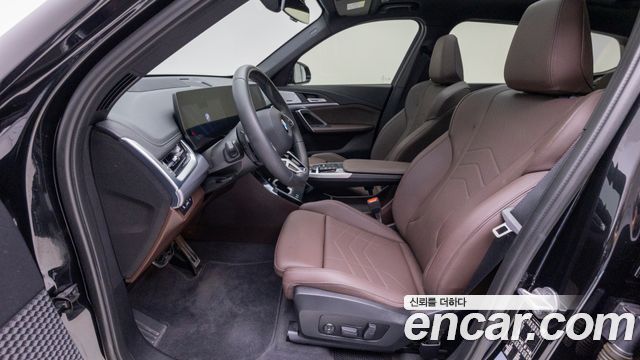 BMW X1 (U11) sDrive 20i M Sport 2024 — фото 10