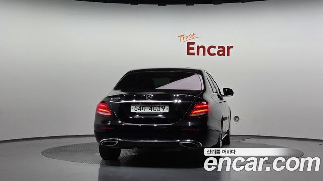 Mercedes-Benz E-Class (W213) E300 Avantgarde 2019 — фото 4