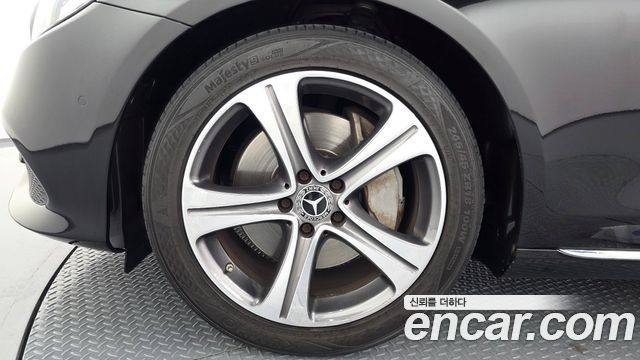 Mercedes-Benz E-Class (W213) E300 Avantgarde 2019 — фото 5