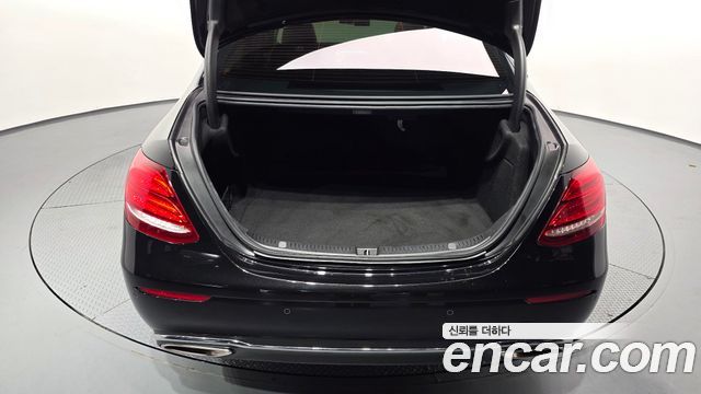 Mercedes-Benz E-Class (W213) E300 Avantgarde 2019 — фото 20