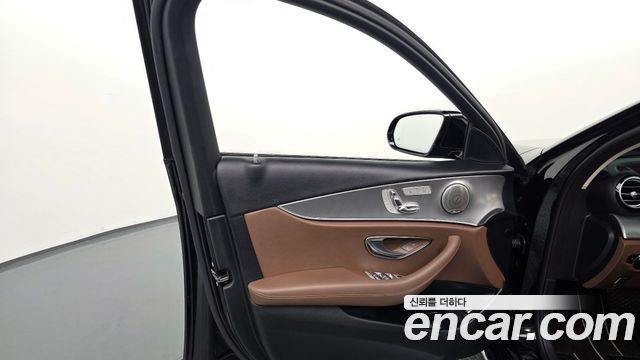 Mercedes-Benz E-Class (W213) E300 Avantgarde 2019 — фото 24