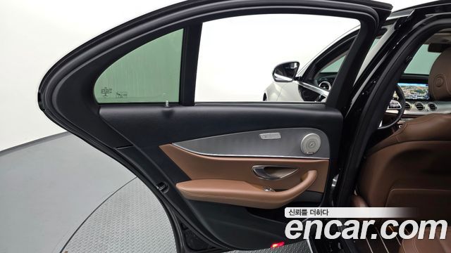 Mercedes-Benz E-Class (W213) E300 Avantgarde 2019 — фото 25