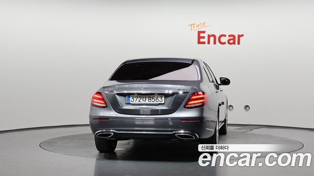 Mercedes-Benz E-Class (W213) E300 4MATIC Exclusive 2020 — фото 4