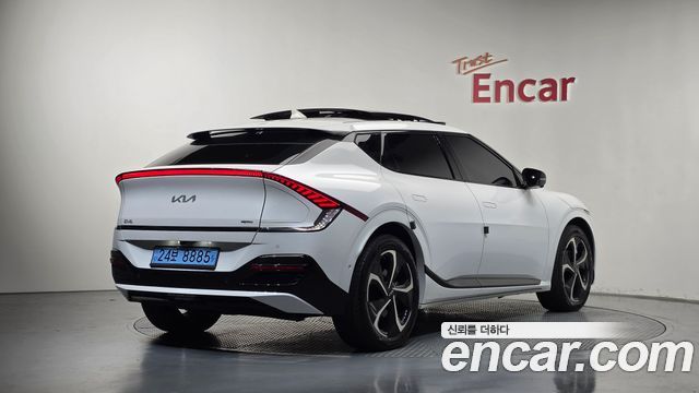 Kia EV6 Long Range 4WD GT Line 2023 — фото 2