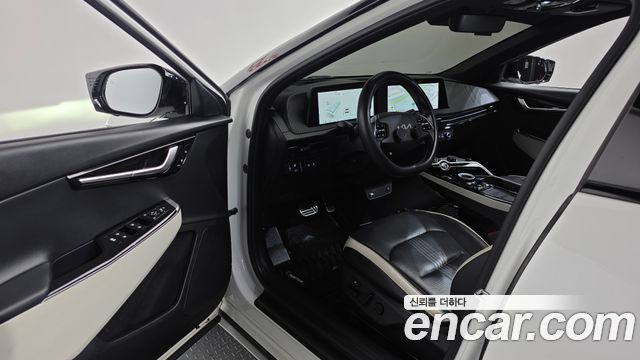 Kia EV6 Long Range 4WD GT Line 2023 — фото 10