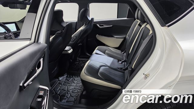 Kia EV6 Long Range 4WD GT Line 2023 — фото 11