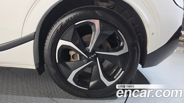 Kia EV6 Long Range 4WD GT Line 2023 — фото 21