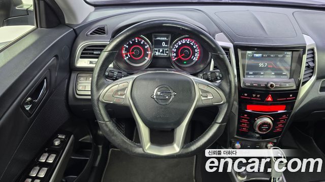 KG Mobility (SsangYong) Tivoli LX 2WD HI-DLX 2016 — фото 13