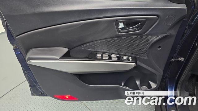 KG Mobility (SsangYong) Tivoli LX 2WD HI-DLX 2016 — фото 24