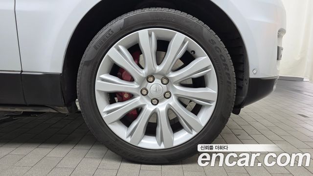 Land Rover Range Rover Sport (II) 3.0 SDV6 HSE Dynamic 2017 — фото 21