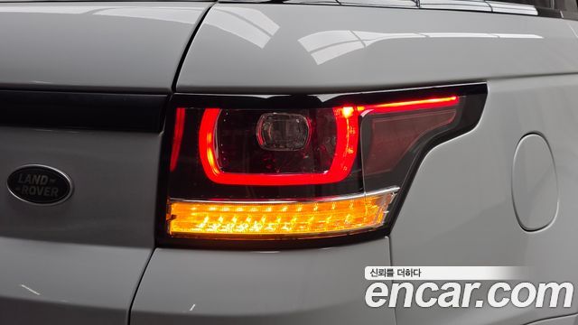 Land Rover Range Rover Sport (II) 3.0 SDV6 HSE Dynamic 2017 — фото 23