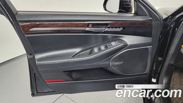 Genesis EQ900 3.3 T-GDI AWD Premiun Luxury 2017 — фото 24