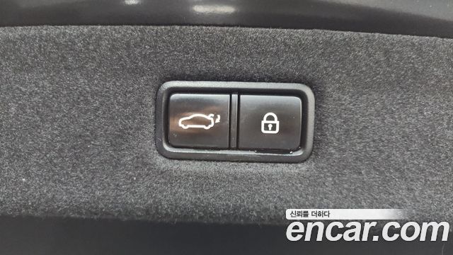 Genesis EQ900 3.3 T-GDI AWD Premiun Luxury 2017 — фото 32