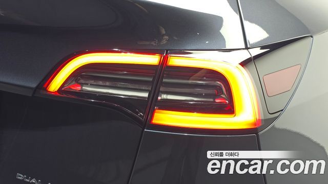 Tesla Model Y Long Range AWD 2022 — фото 29
